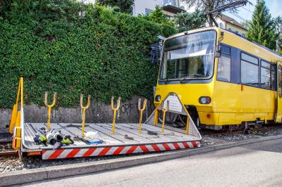 Stuttgart Sued: Fahrradwagen der Zahnradbahn entgleist